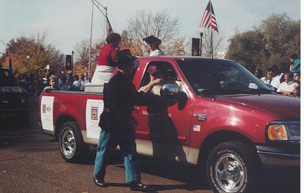 2001_vets_day_parade_2.jpg